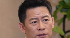 粉嫩白丝jk被啪国产在线